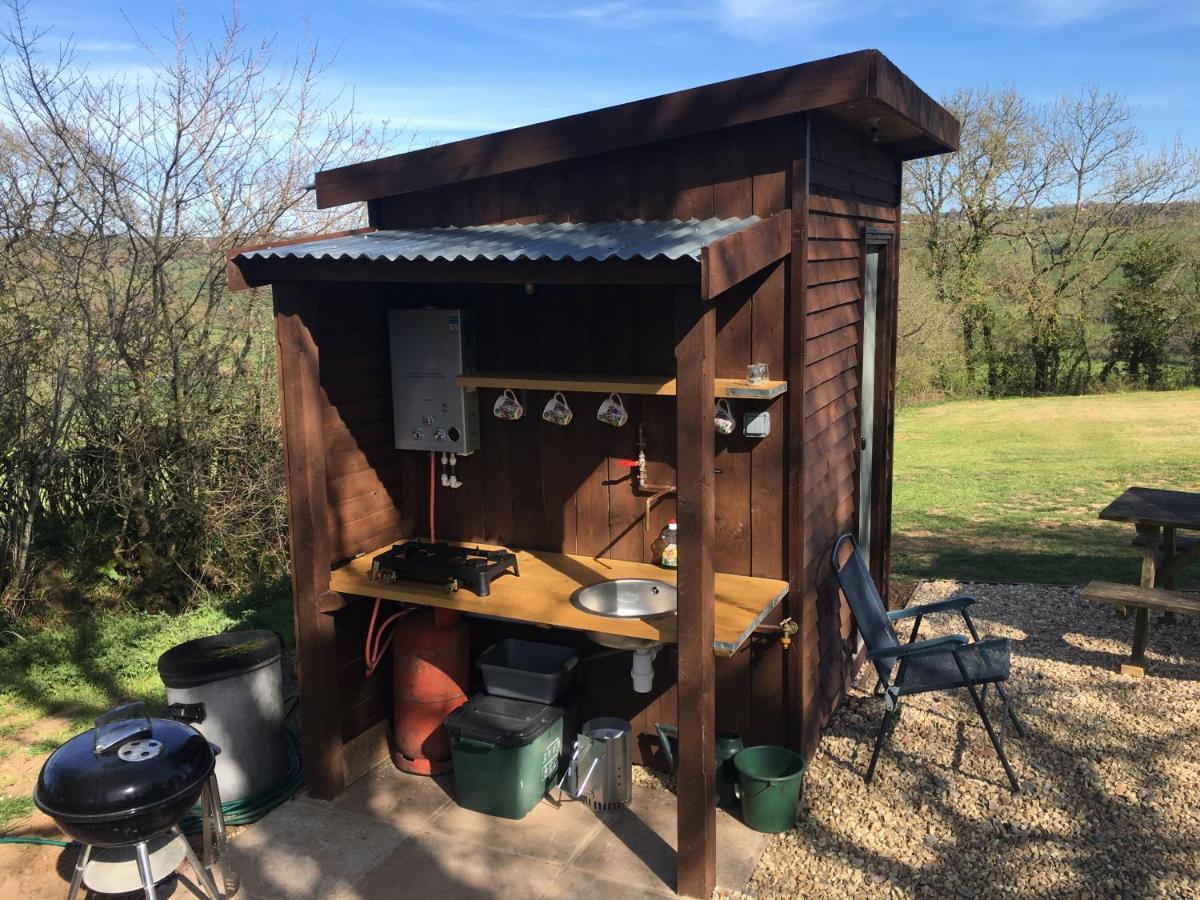 The Shepherds Hut At The Shippen, Tiphayes Honiton Exterior foto