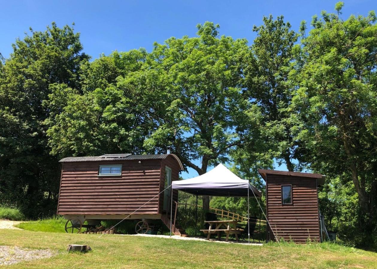 The Shepherds Hut At The Shippen, Tiphayes Honiton Exterior foto